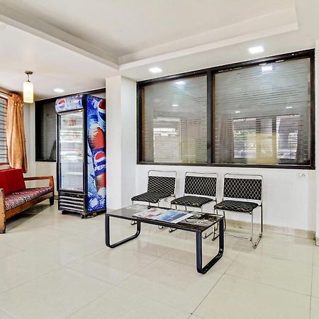 Oyo 48418 Sai Pritam Hotel Нашик Екстериор снимка