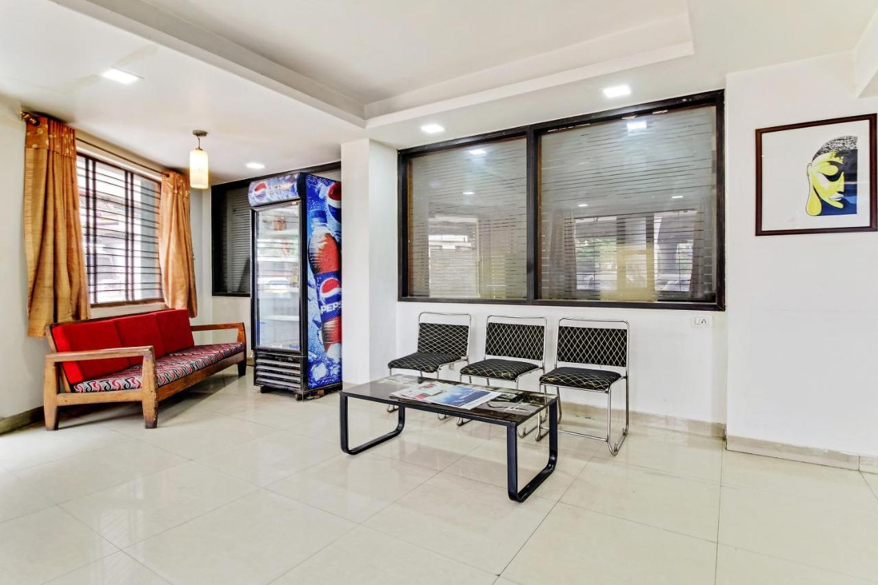 Oyo 48418 Sai Pritam Hotel Нашик Екстериор снимка