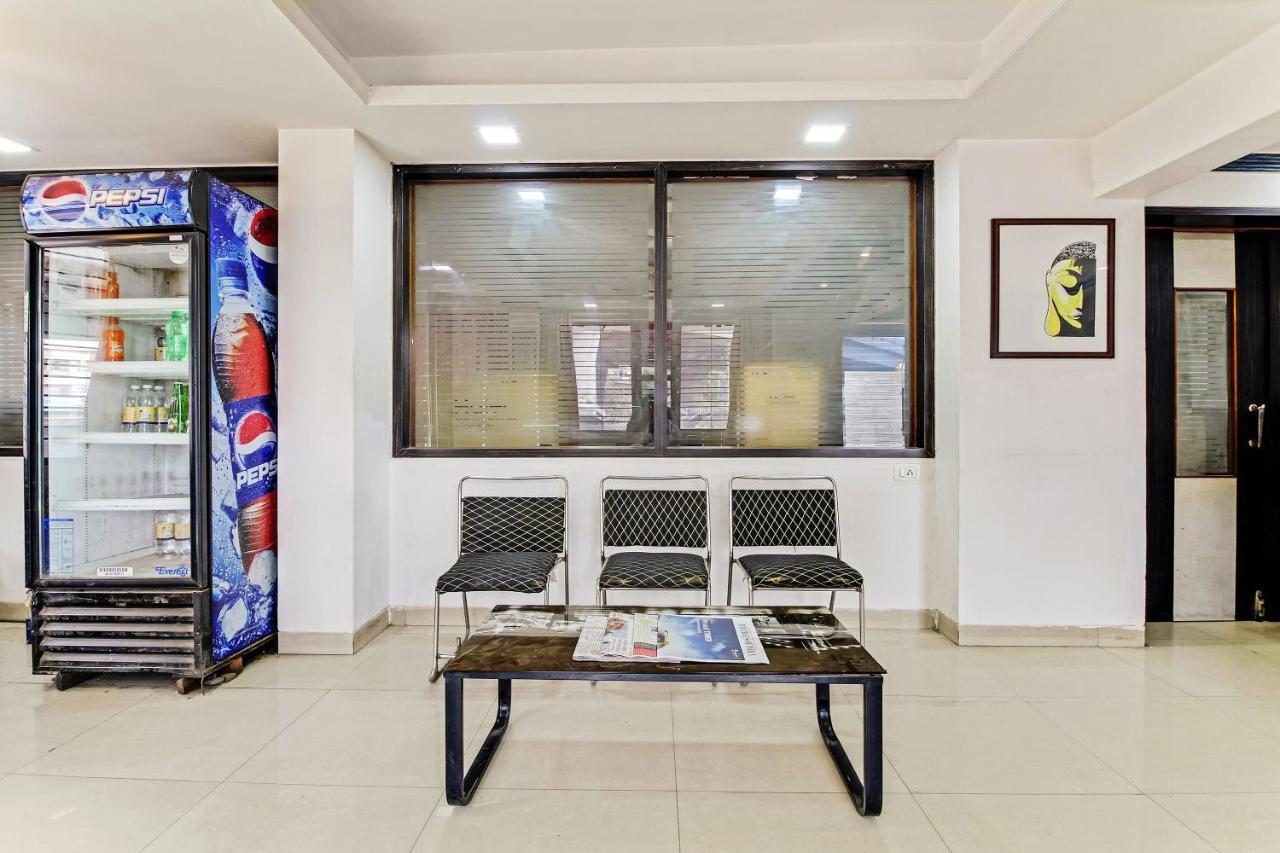 Oyo 48418 Sai Pritam Hotel Нашик Екстериор снимка