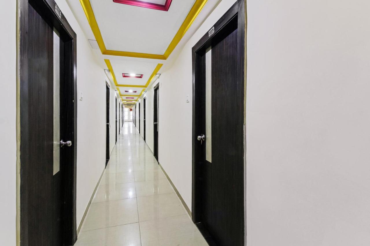 Oyo 48418 Sai Pritam Hotel Нашик Екстериор снимка